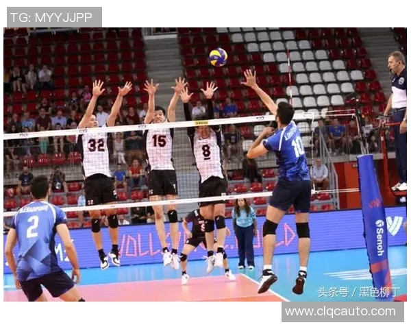 中国运动员夺金后向观众比心暖意满满赛场瞬间感动无数人