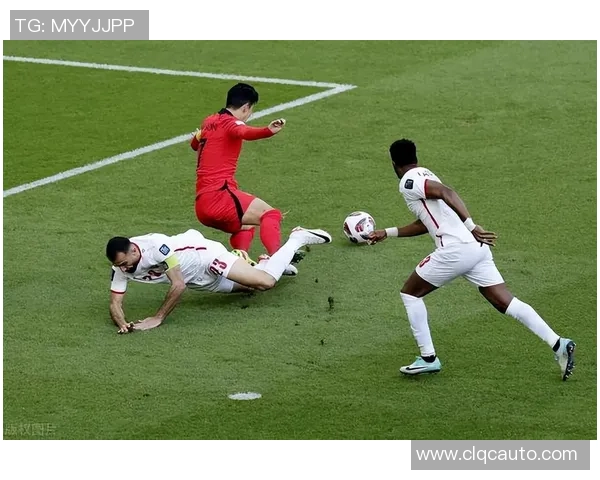 孙兴慜赛场爆发小插曲，裁判如何处理？